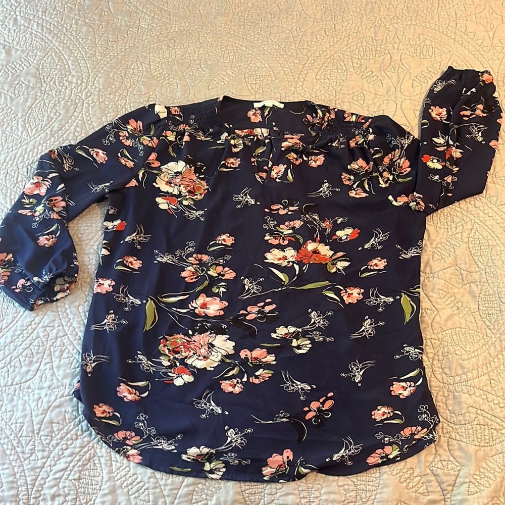 Fun 2 fun navy floral top (sz XL)